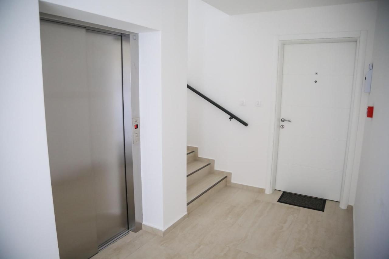 Aria Apartmani ポドゴリツァ エクステリア 写真
